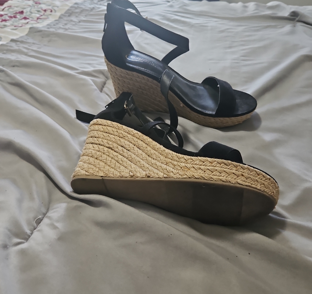Candie's Black and Tan Wedge Sandals